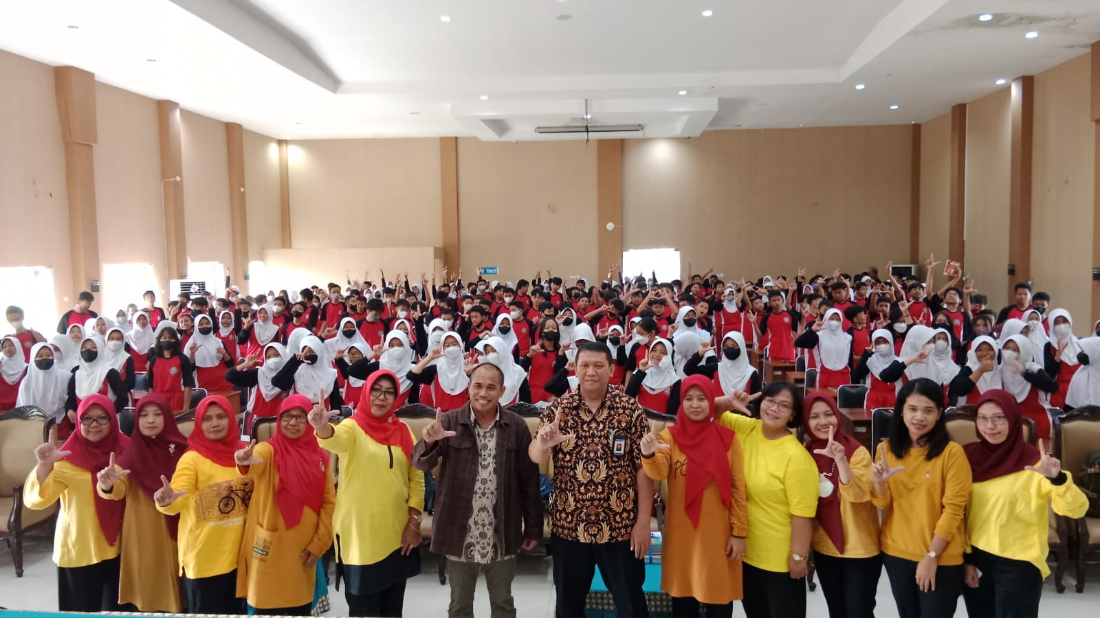 Belajar Ilmu Bahasa di Luar Kelas, 300 Siswa SMPN 13 Semarang Kunjungi Balai Bahasa Provinsi Jawa Tengah